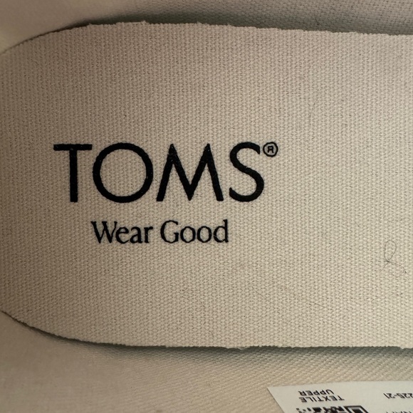 TOMS Women's Green Canvas Flats - Picture 3 of 3